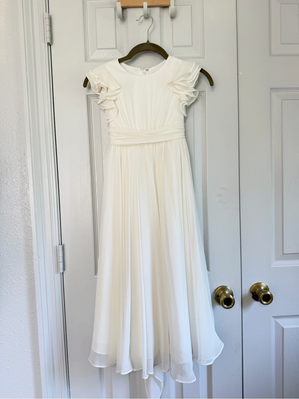 Dessy Girl Ivory Flower Girl Dress Size 6 | Chiffon Flutter Sleeve Wedding ivory